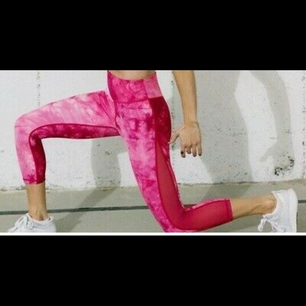 Zyia Fuchsia Hendrix Mesh Capris